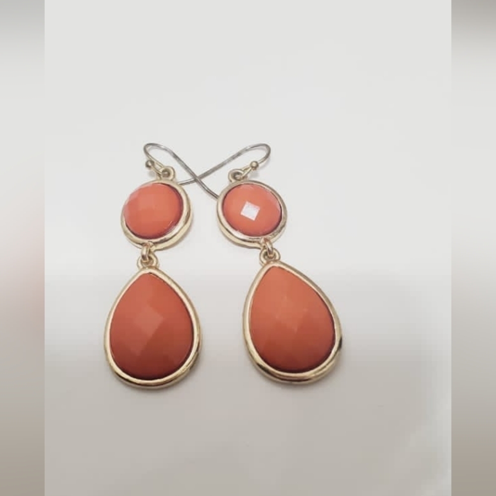 Gold-Tone Orange Dangle Earrings. 🌴